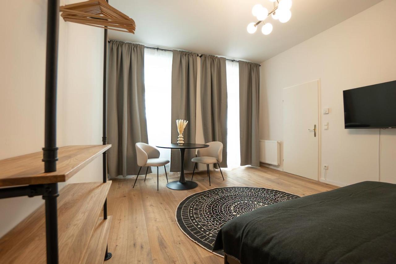 Modern Apartment With A Balcony Near Belvedere Wien Ngoại thất bức ảnh