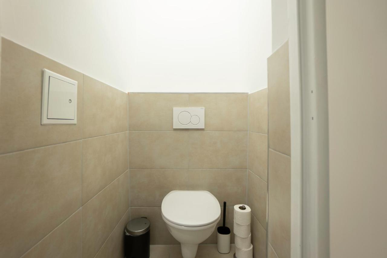 Modern Apartment With A Balcony Near Belvedere Wien Ngoại thất bức ảnh